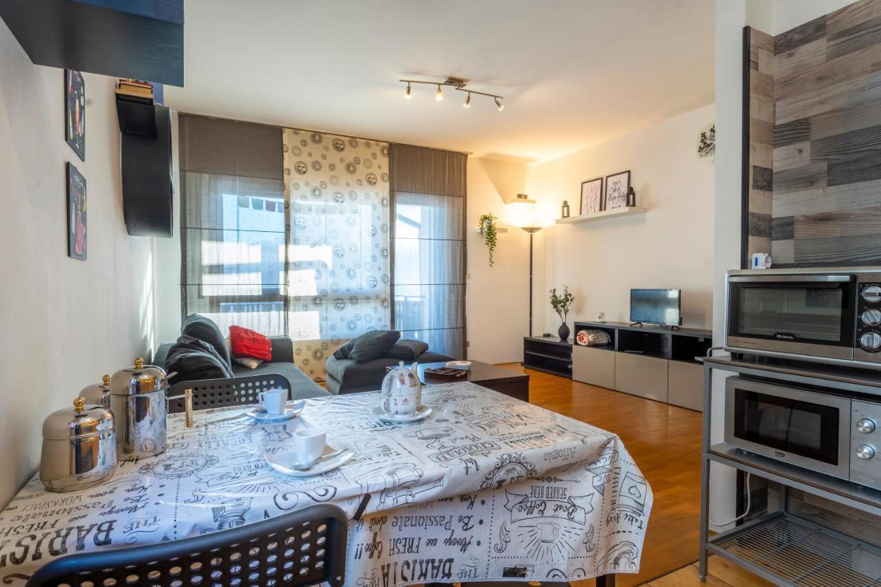 شقة Rododendro - Ciclovia Alpe Adria Apt With Terrace تارفيسيو المظهر الخارجي الصورة